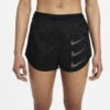 Nike Tempo Luxe Run Division Loopshort Zwart Dames 2 Nike Tempo Luxe Run Division Loopshort Zwart Dames -Hardloopapparatuur Winkel 37095363 0
