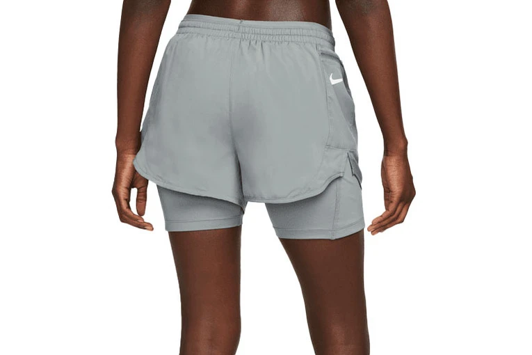 Nike Tempo Luxe 2-in-1 Running Short Smoke Grey Dames 4 Nike Tempo Luxe 2-in-1 Running Short Smoke Grey Dames - Afbeelding 2