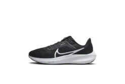 Nike Pegasus 40 Loopschoenen Zwart/Iron Grey/Wit Dames 9 Nike Pegasus 40 Loopschoenen Zwart/Iron Grey/Wit Dames -Hardloopapparatuur Winkel 37112582 2