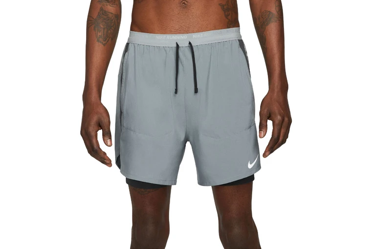 Nike Stride 5in Hardloopshort Smoke Grey Heren 3 Nike Stride 5in Hardloopshort Smoke Grey Heren