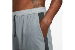 Nike Stride 5in Hardloopshort Smoke Grey Heren 8 Nike Stride 5in Hardloopshort Smoke Grey Heren -Hardloopapparatuur Winkel 37112813 3