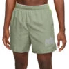 Nike Dri-FIT Division Challenger Hardloopshort Oil Green Heren -Hardloopapparatuur Winkel 37113281 0